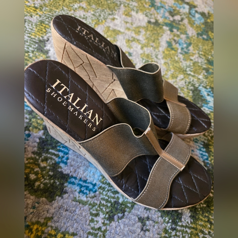 Italian Shoemakers Wedge Gold H-Strap sandals